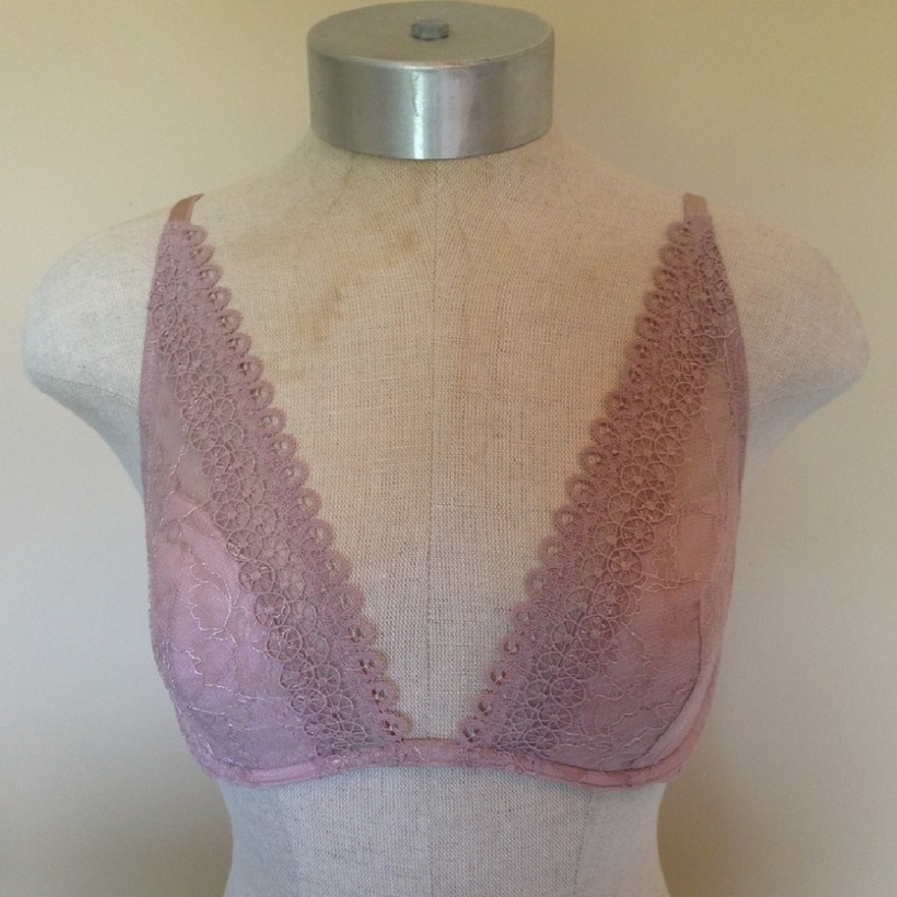 VS Very Wicked Lace Unlined Plunge Bra